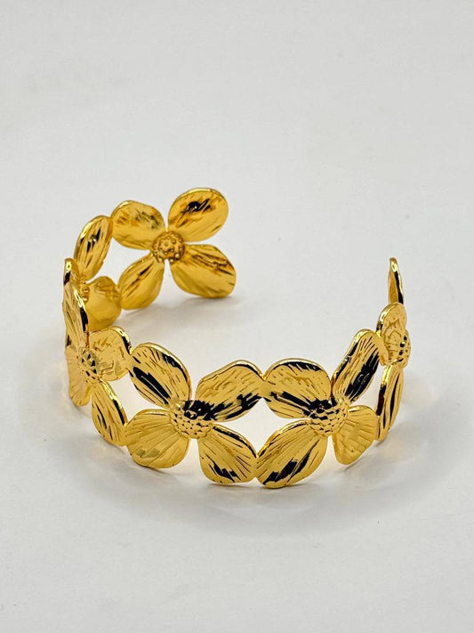 Petal Kisses Cuff Bracelet Gold