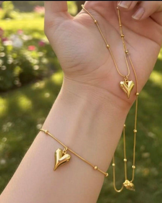 Heart shape pendant and bracelet set
