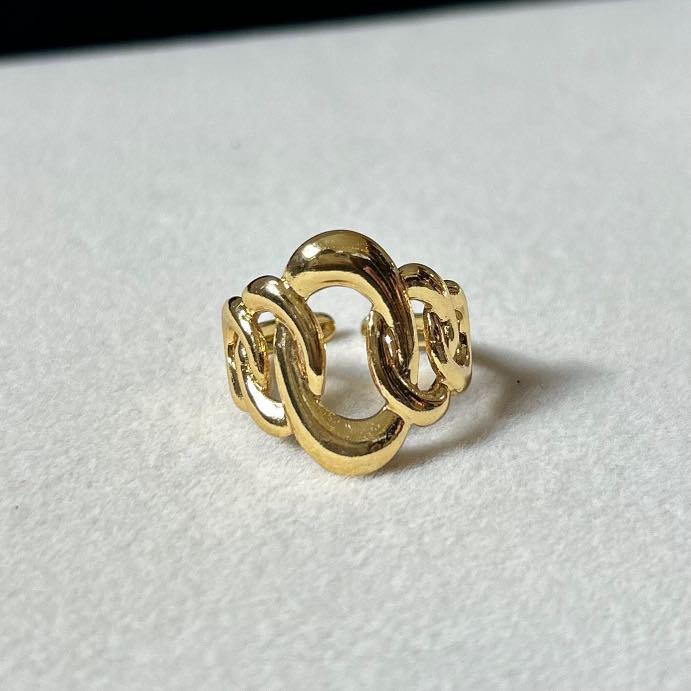 Elegant stainless steel ring