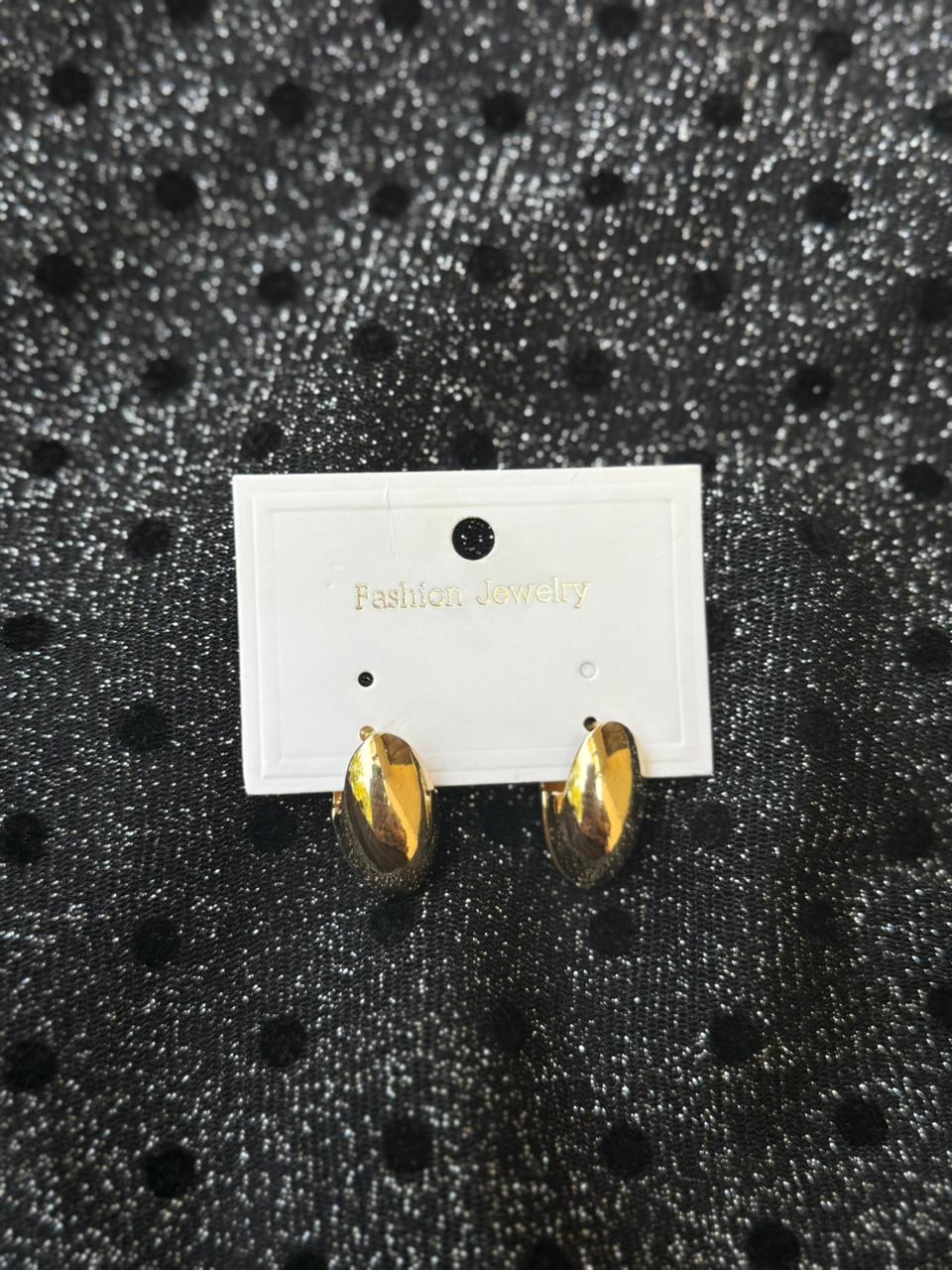 Oval shape Ear Stud
