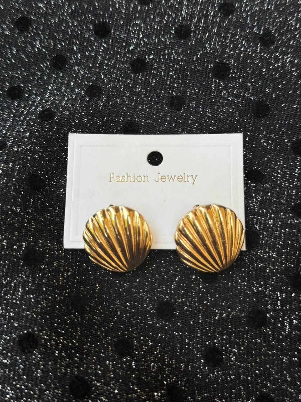 shell ear stud