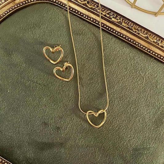 Stainless Steel Premium Quality Heat pendant and ear stud set